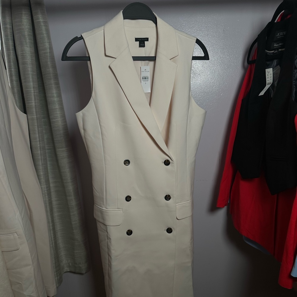 Ann Taylor White dress with buttons size small and large